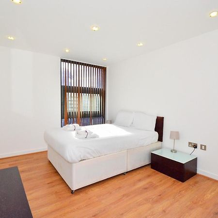 Apartment Wharf - Canary South London Eksteriør bilde
