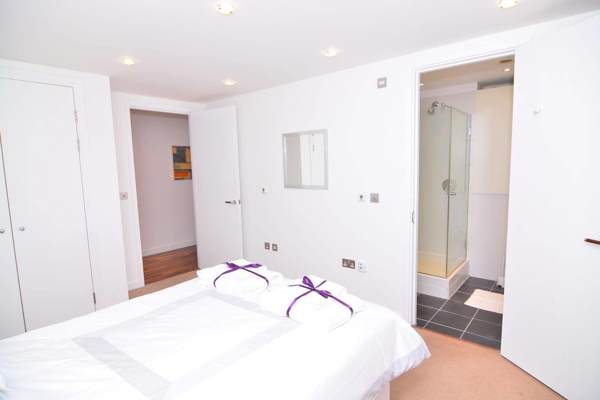 Apartment Wharf - Canary South London Eksteriør bilde
