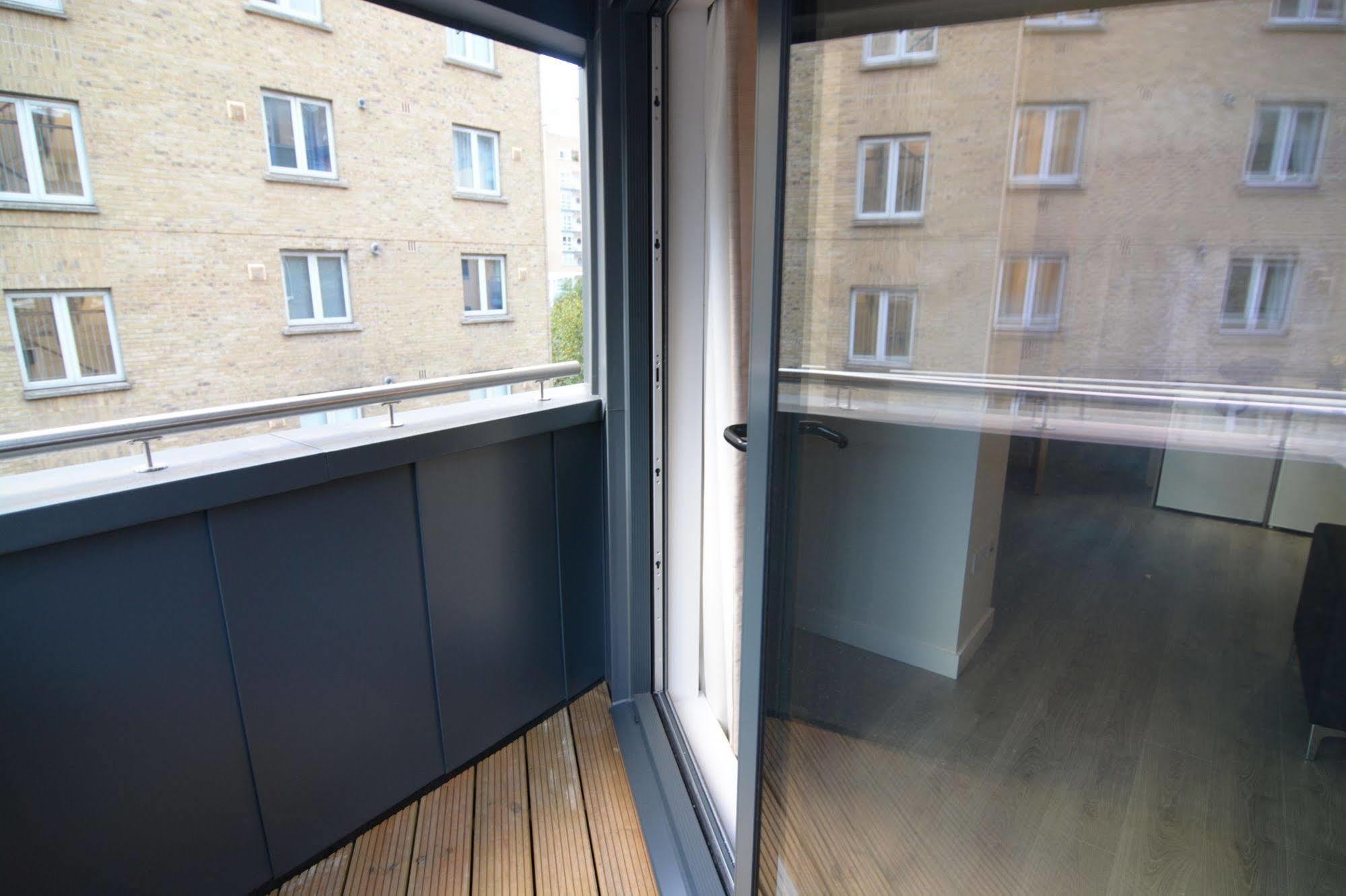 Apartment Wharf - Canary South London Eksteriør bilde